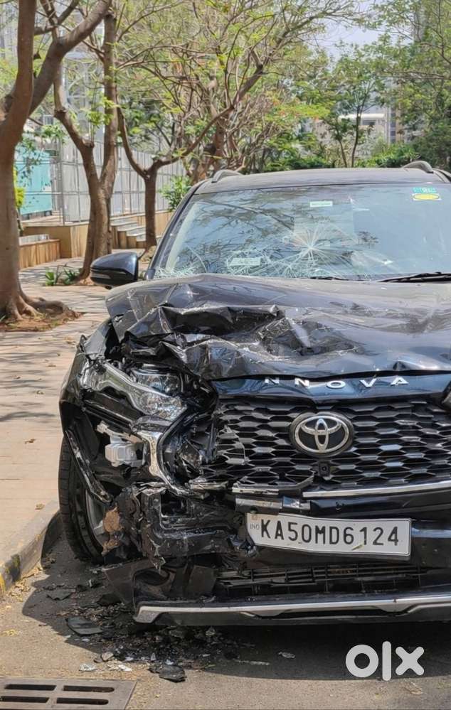 Brand New Hycross, 5800km Run