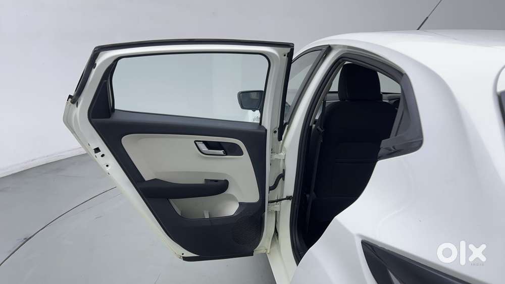 Tata Altroz Xz, 2023, Petrol
