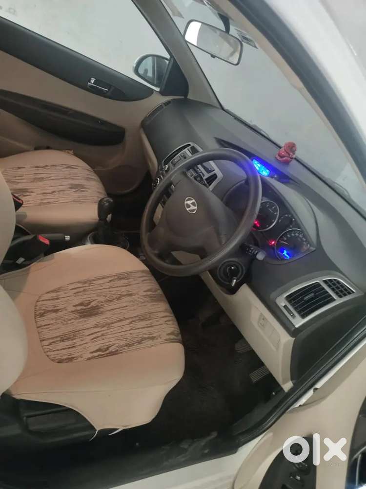 Hyundai I20 2014 Diesel Well Maintained Less Driven With New Tyres