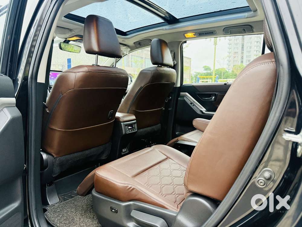 Toyota Innova Hycross 2.0 Zx Hybrid 7 Str, 2023, Petrol