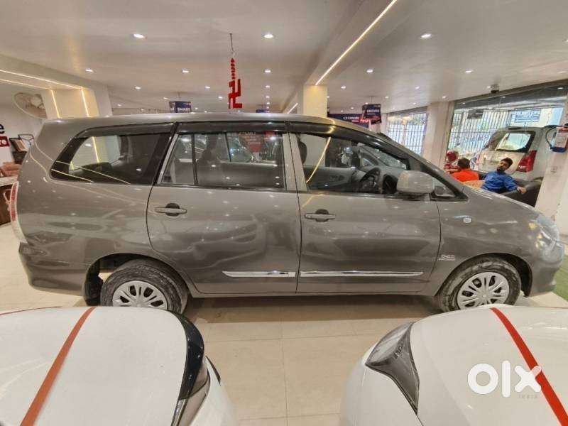 Toyota Innova 2.5 G (diesel) 8 Seater, 2011, Diesel