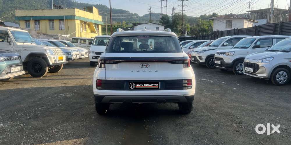 Hyundai Venue 1.2 S (o), 2024, Petrol