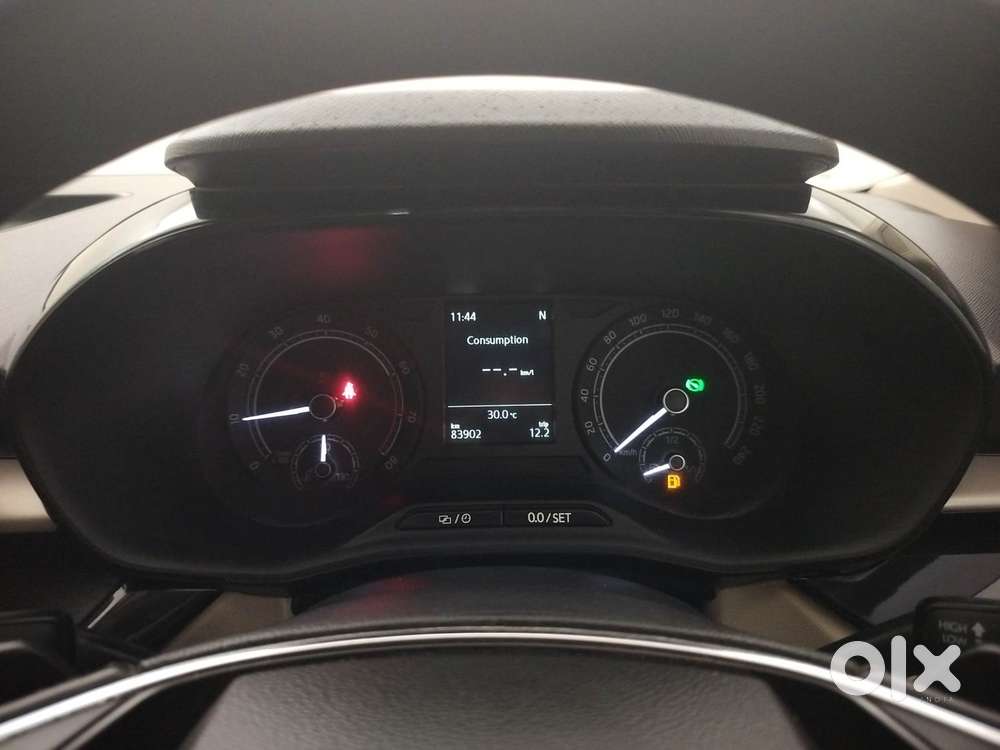 Skoda Slavia Ambition 1.0l Tsi At, 2022, Petrol