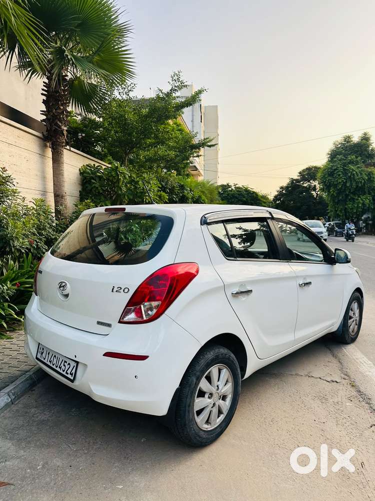Hyundai I20 Sportz 1.4 Crdi 6 Speed Bs-iv, 2013, Diesel
