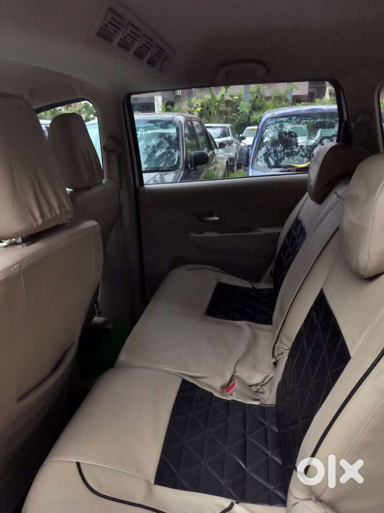 Maruti Suzuki Ertiga Vxi Shvs, 2022, Petrol