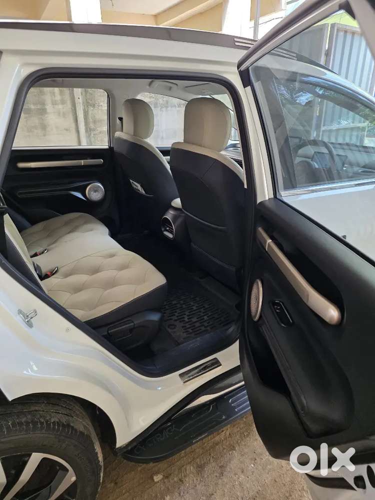 Mg Windsor Ev Essence Pro 2025