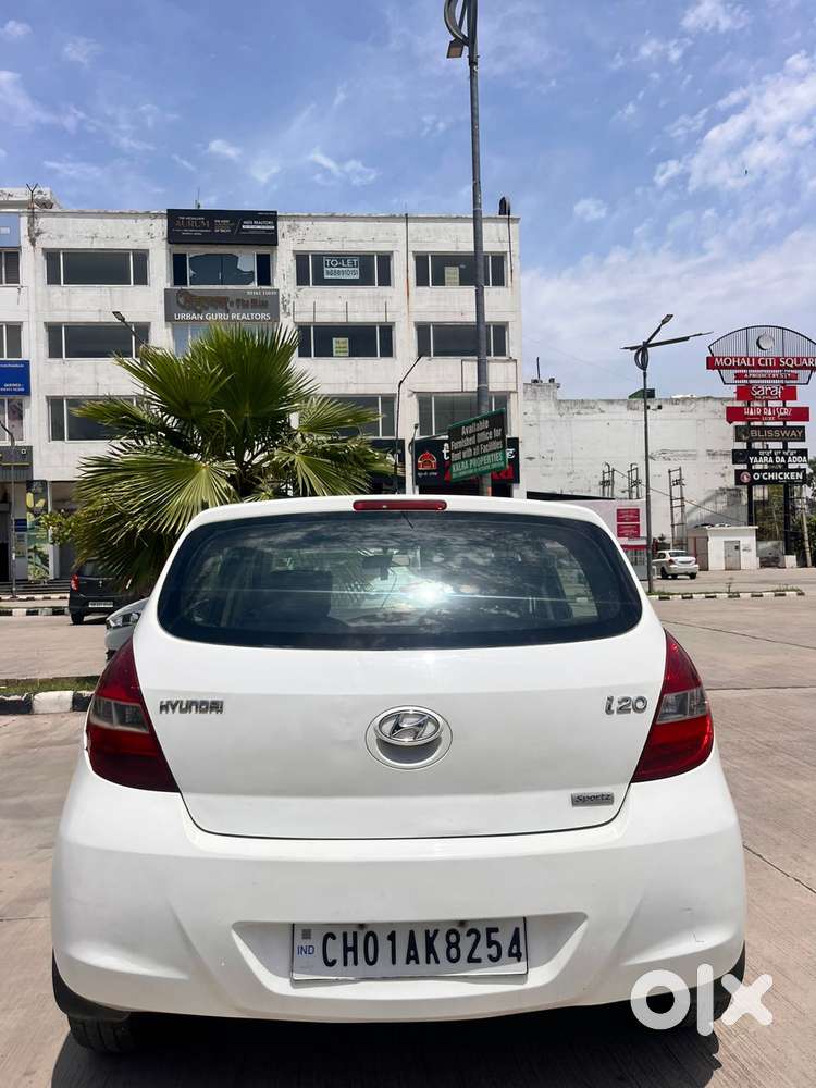 Hyundai I20 2010-2012 1.2 Sportz, 2011, Petrol