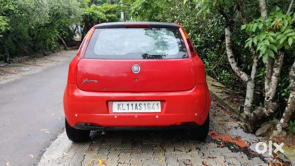 Fiat Punto 1.3 Multijet Diesel  Insurance Till June 2027  ₹1,14,999