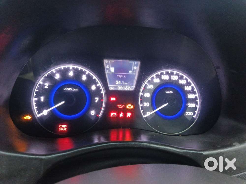 Hyundai Verna Fluidic 1.6 Vtvt Sx, 2013, Petrol