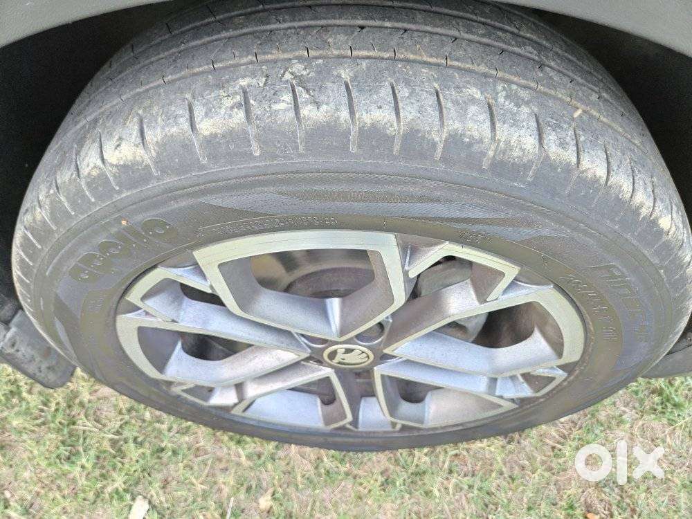 Skoda Kushaq 1.0 Tsi Style At (6 Airbags), 2021, Petrol