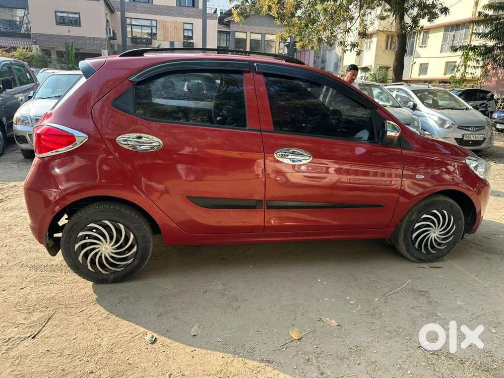 Tata Tiago 2018 Petrol 32000 Km Driven First Owner