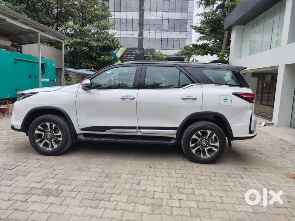 Toyota Fortuner Legender 4x4 At 2.8, 2024
