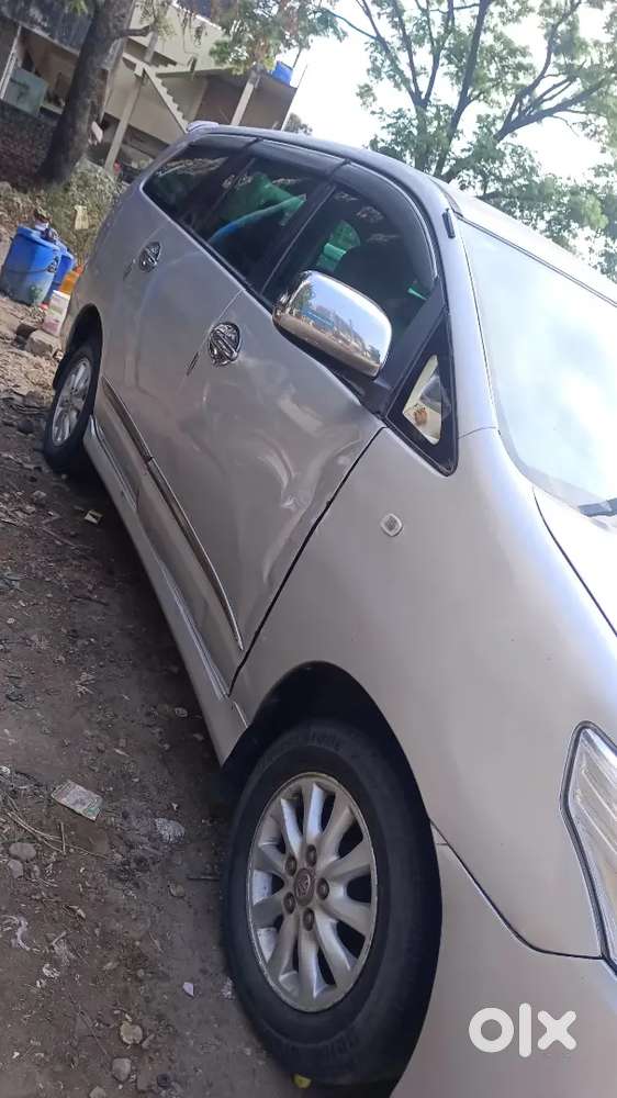 Toyota Innova 2007. V