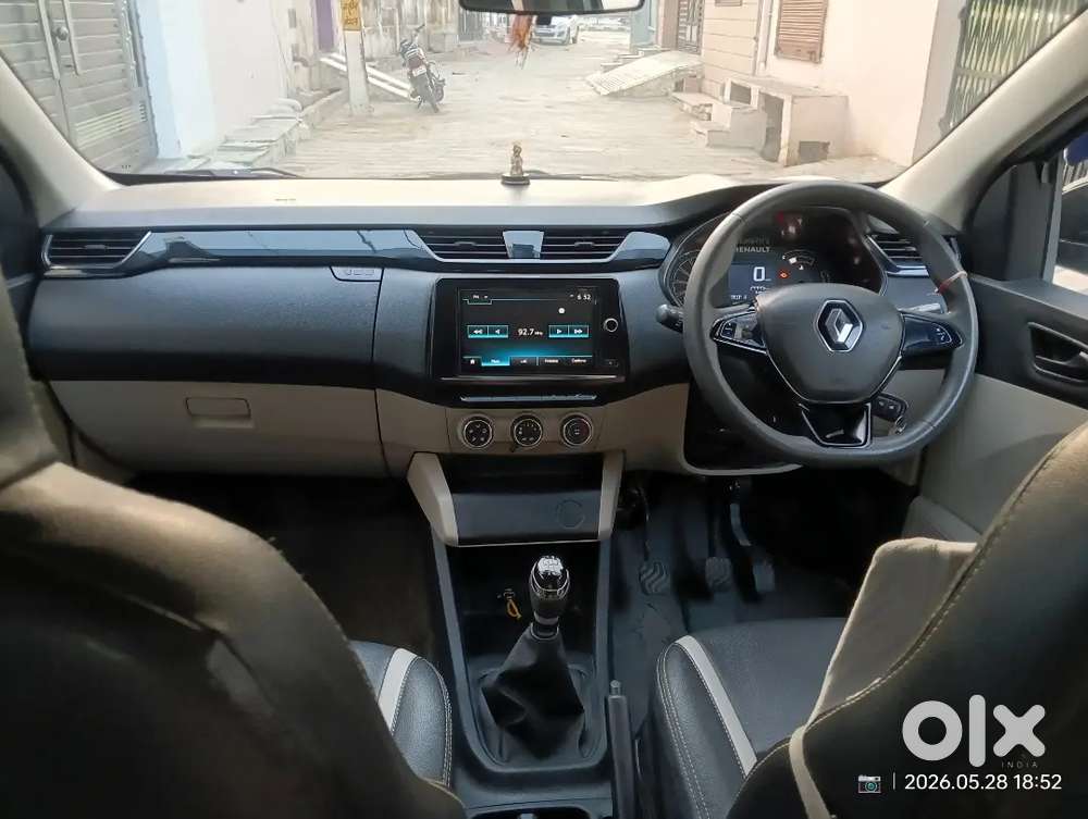 7 Seater Car, Showroom Condition