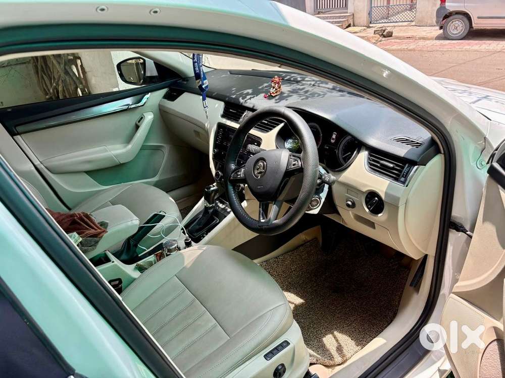 Skoda Octavia 2017 Petrol Style Car