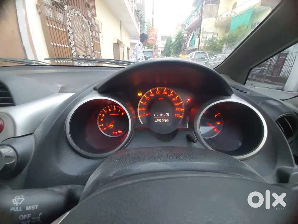 Honda Jazz 2010 Petrol 126000 Km Driven