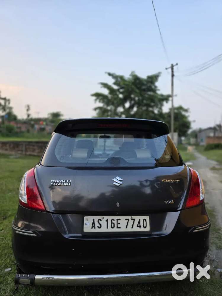 Maruti Suzuki Swift Vxi Petrol 2017