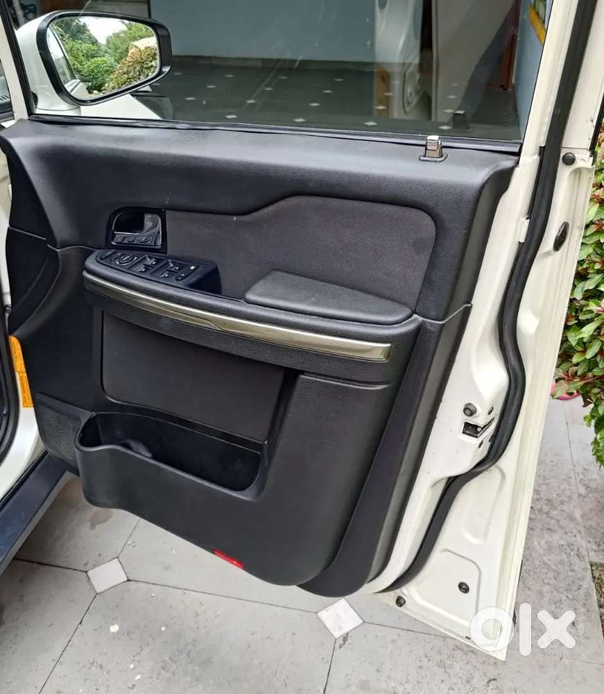 Automatic Tata Hexa 2017