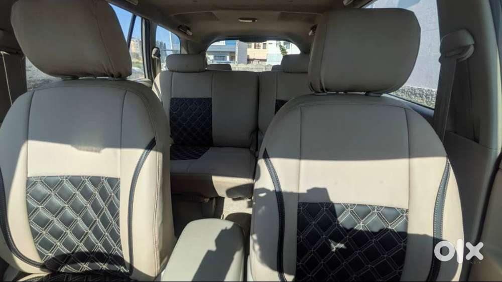 Innova 2.5 E (oct-2014)