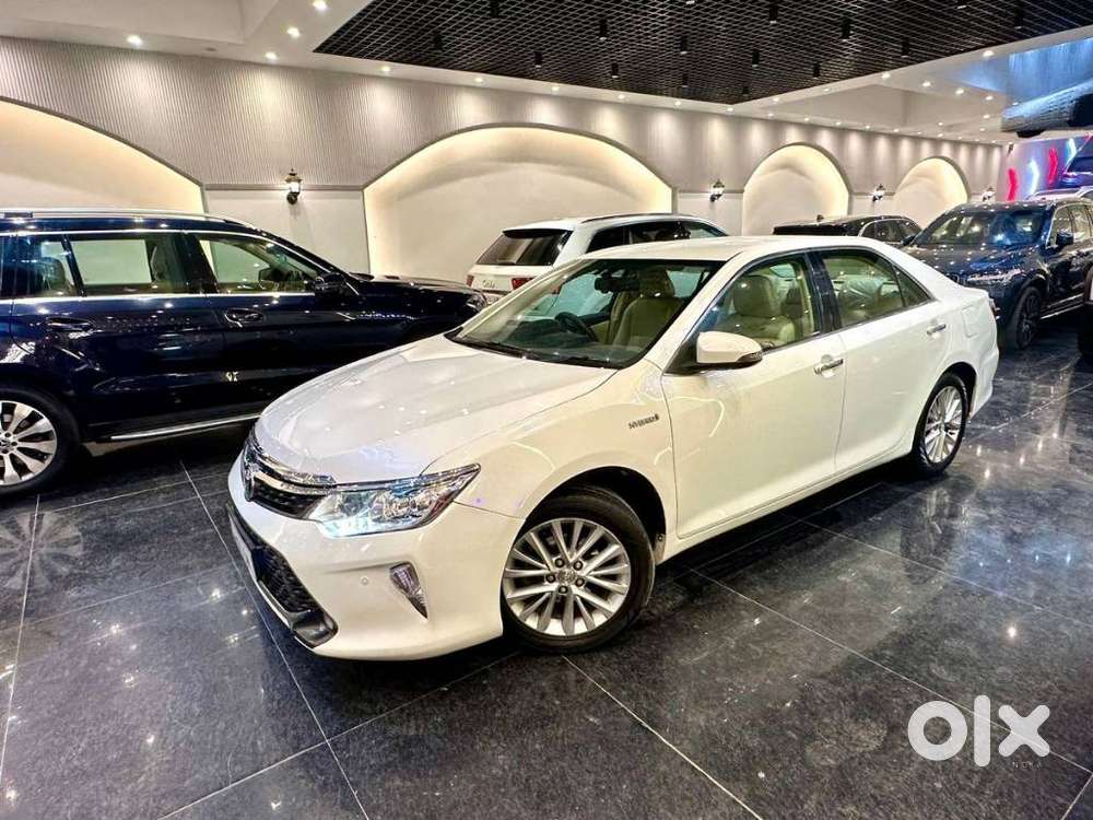 Toyota Camry 2.5 Hybrid, 2016