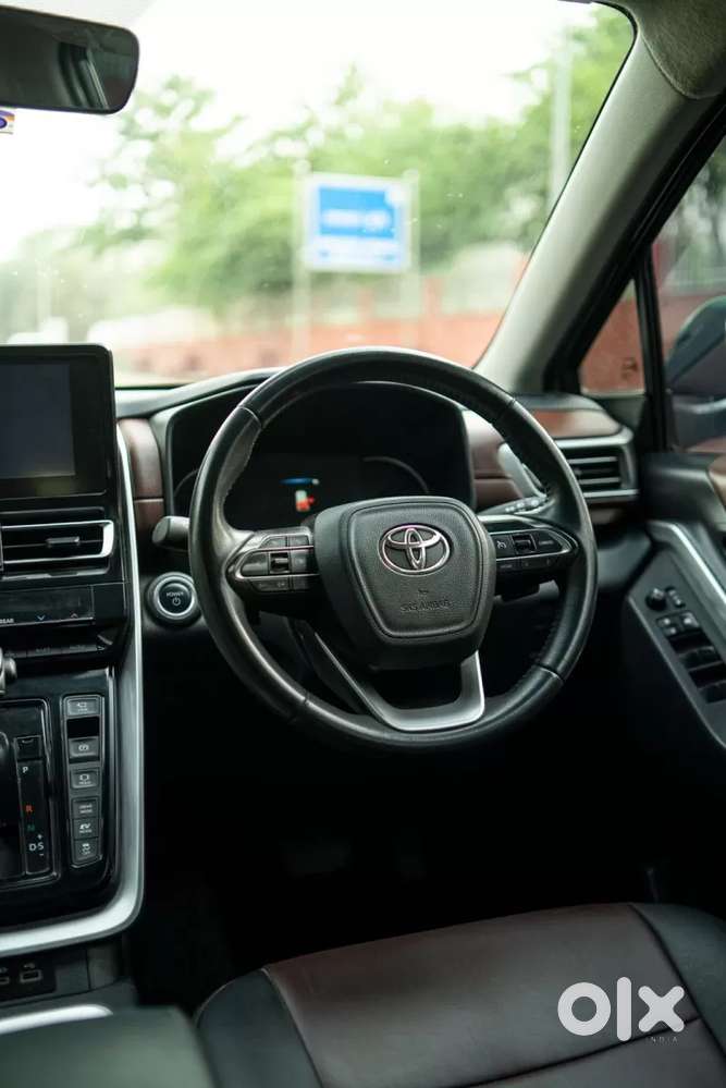 Toyota Innova Hycross 2.0 Vx Hybrid 7 Str, 2024, Petrol