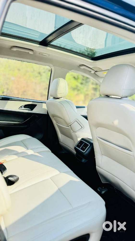 Mahindra Xuv700 2.2 Ax 7 Diesel At Str, 2022, Diesel