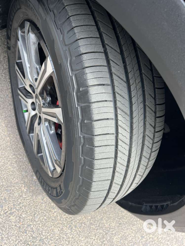Mahindra Xuv700 2.2 Ax 7 Diesel At Str, 2022, Diesel