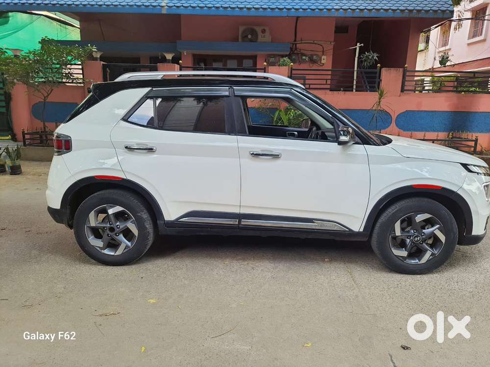 Hyundai Venue Sx (o) Mt 1.5 Diesel Dual Tone, 2021, Diesel