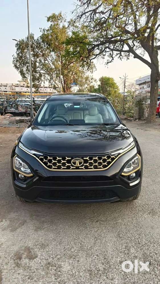 New Tata Safari Gold Xza+ Dark Edition