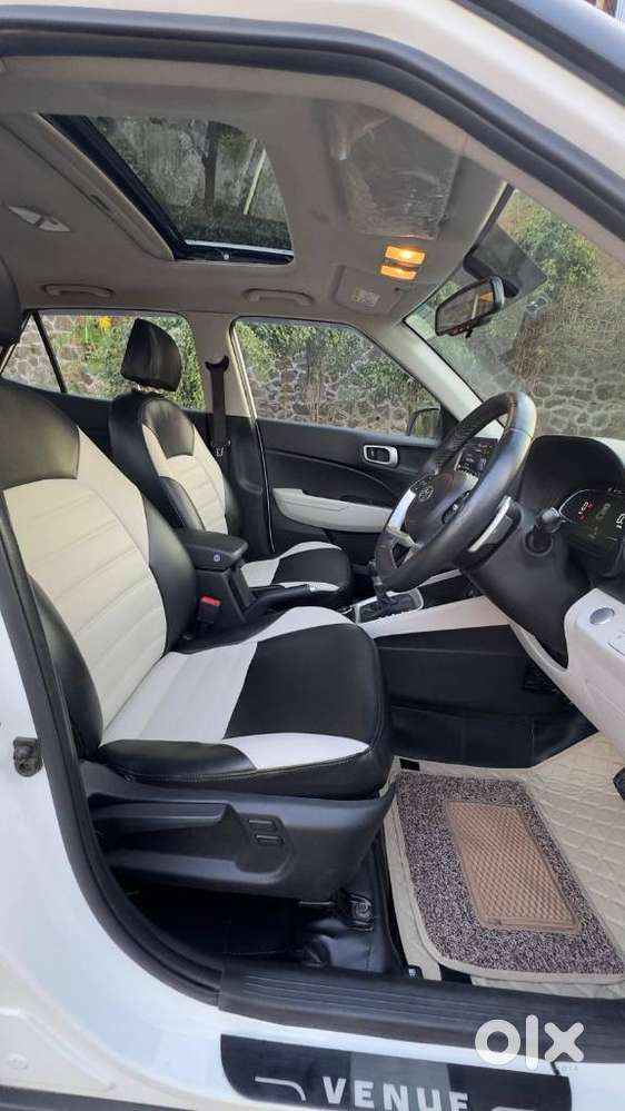 Hyundai Venue 1.0 Sx Plus Turbo Dct Dual Tone, 2023, Petrol