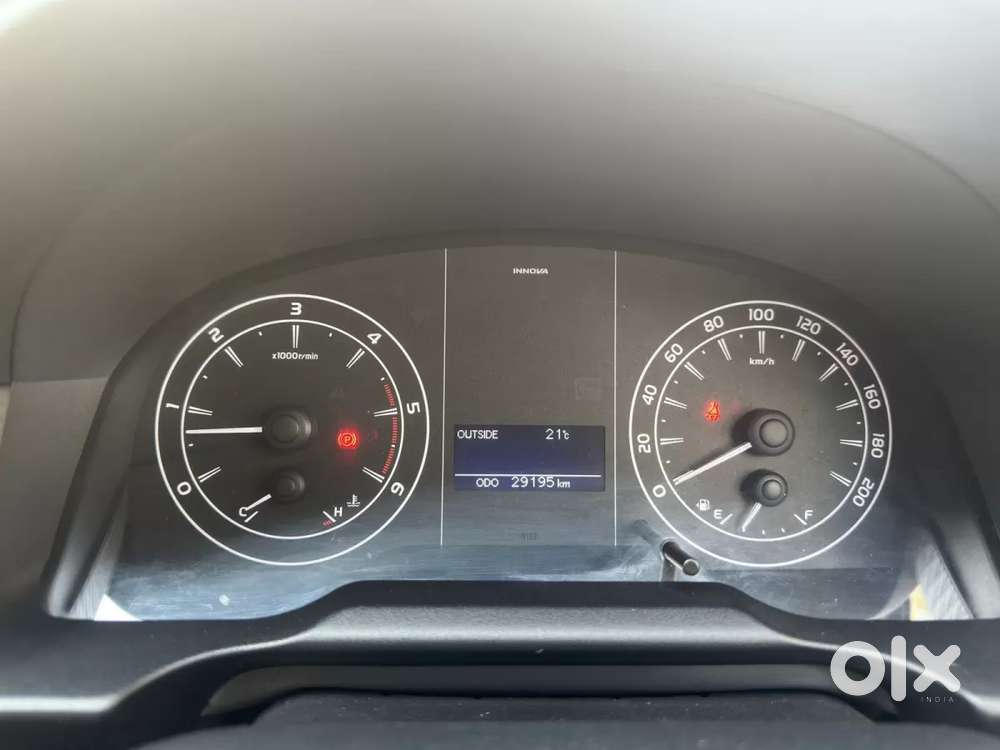 Toyota Innova Crysta [2020-ongoing] 2.4 Gx 7 Str, 2021, Diesel