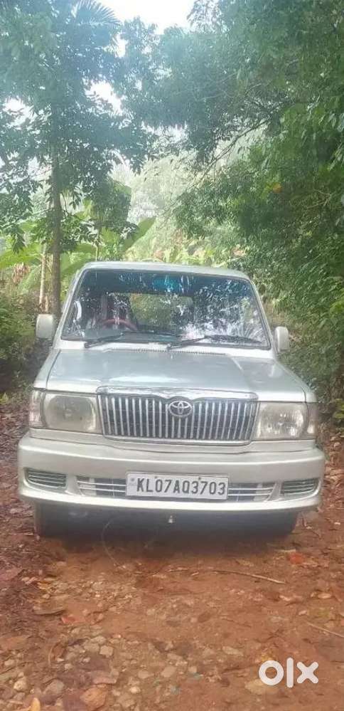 Toyota Qualis 2003