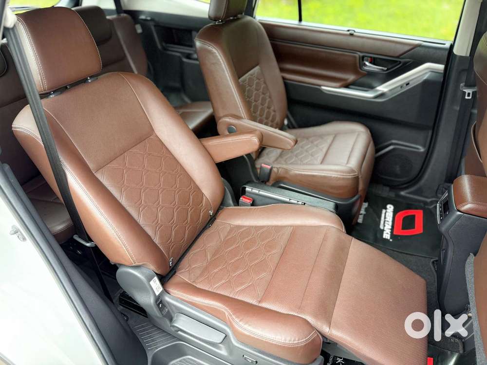 Toyota Innova Hycross 2.0 Zx (o) Hybrid 7 Str, 2025, Cng & Hybrids