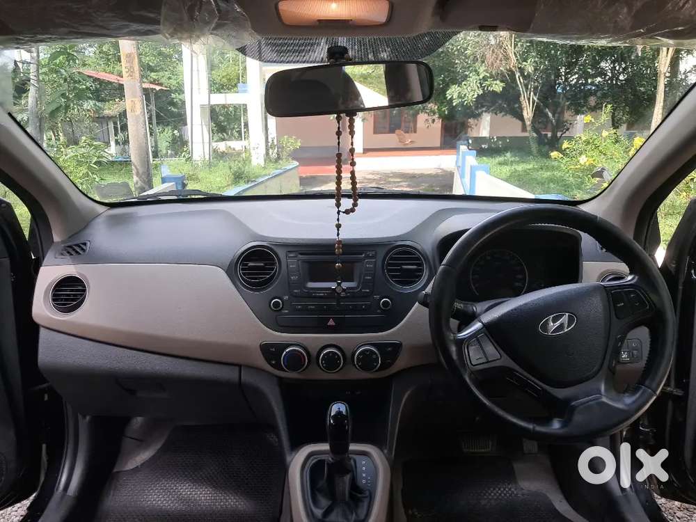 Hyundai Grand I10 Black Well Maintained Car For Sale (petrol + Cng)