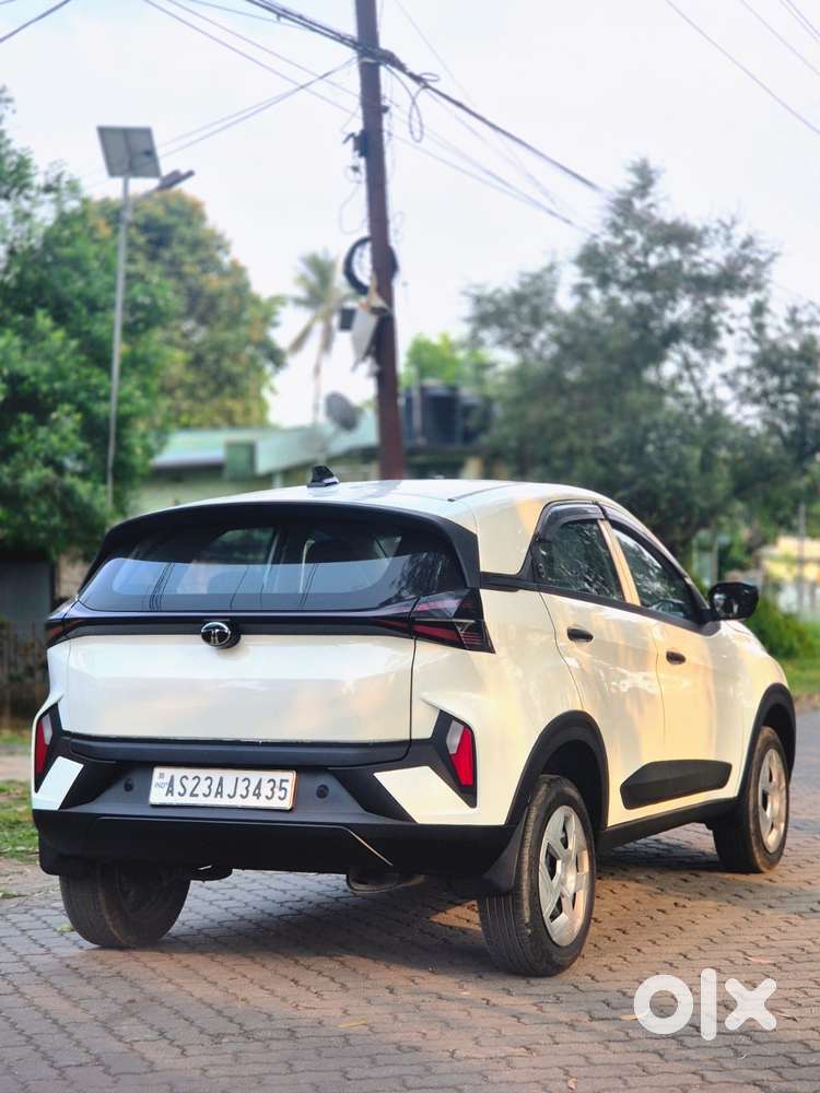 Tata Nexon Smart Plus1.2 Revotron Petrol 5 Mt, 2024, Petrol
