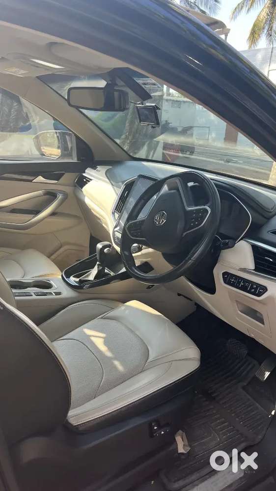 Mg Hector 2022 Petrol  Insurance Valid Till Next Year Mar 2027