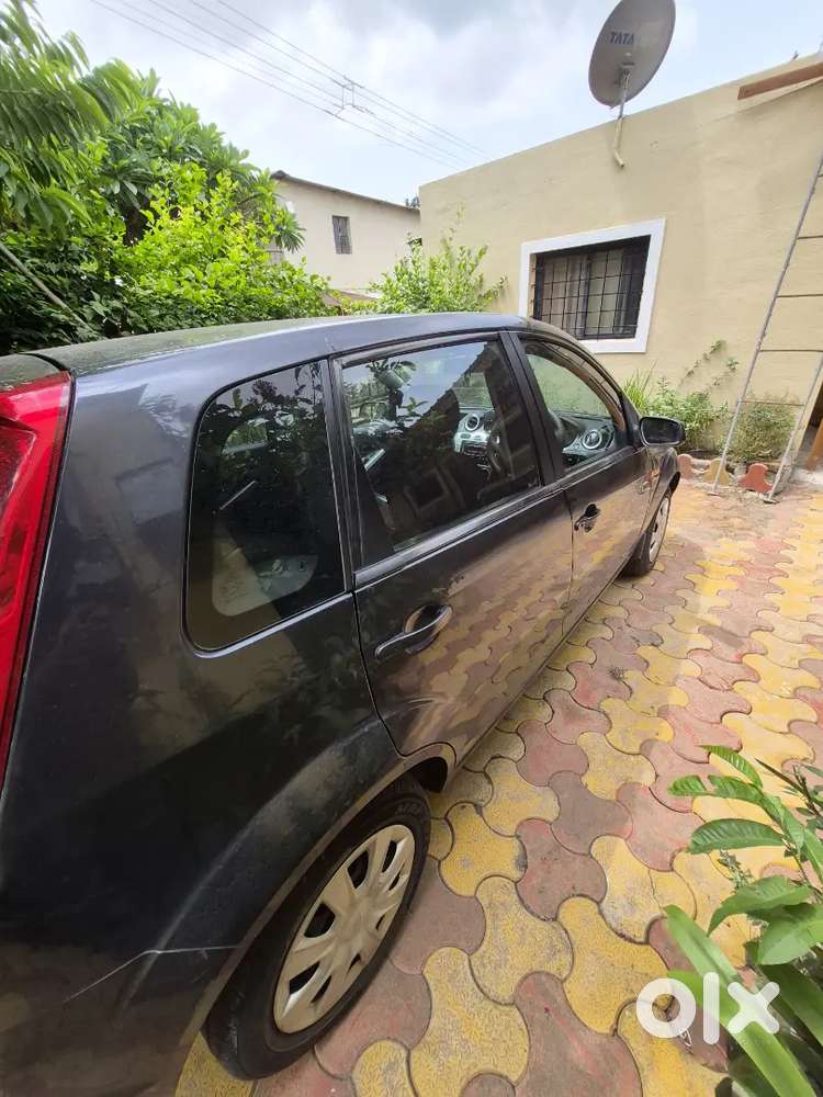 Ford Figo Petrol Zxi 2013 Year