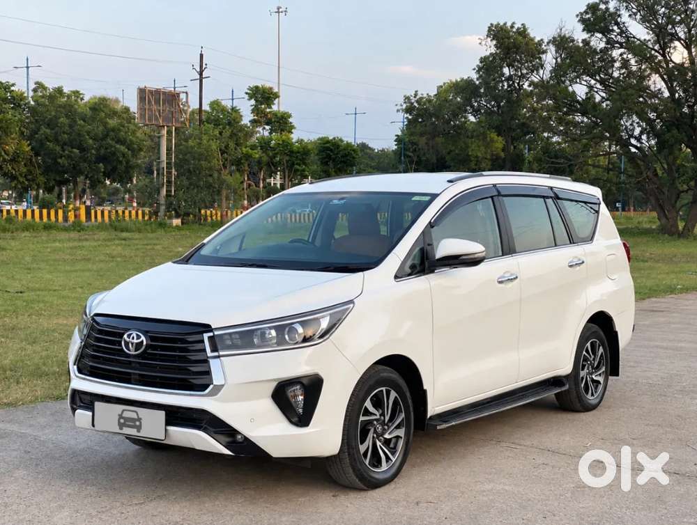 Toyota Innova Crysta [2020-ongoing] 2.4 Vx 8 Str, 2022, Diesel