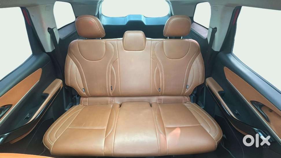 Mahindra Xuv700 2.0 Ax 5 Petrol At Str, 2022, Petrol