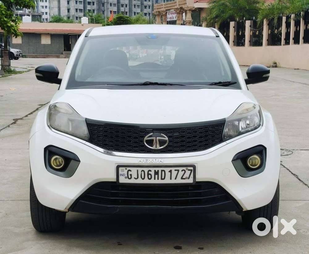 Tata Nexon 1.2 Revotron Xm (s), 2018, Cng & Hybrids
