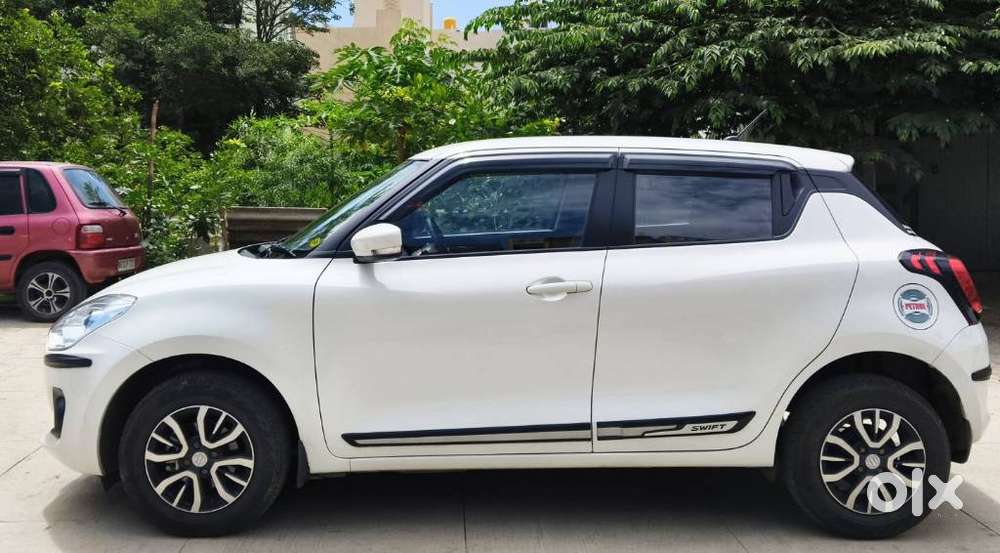 Maruti Suzuki Swift Vxi + Manual, 2022, Petrol