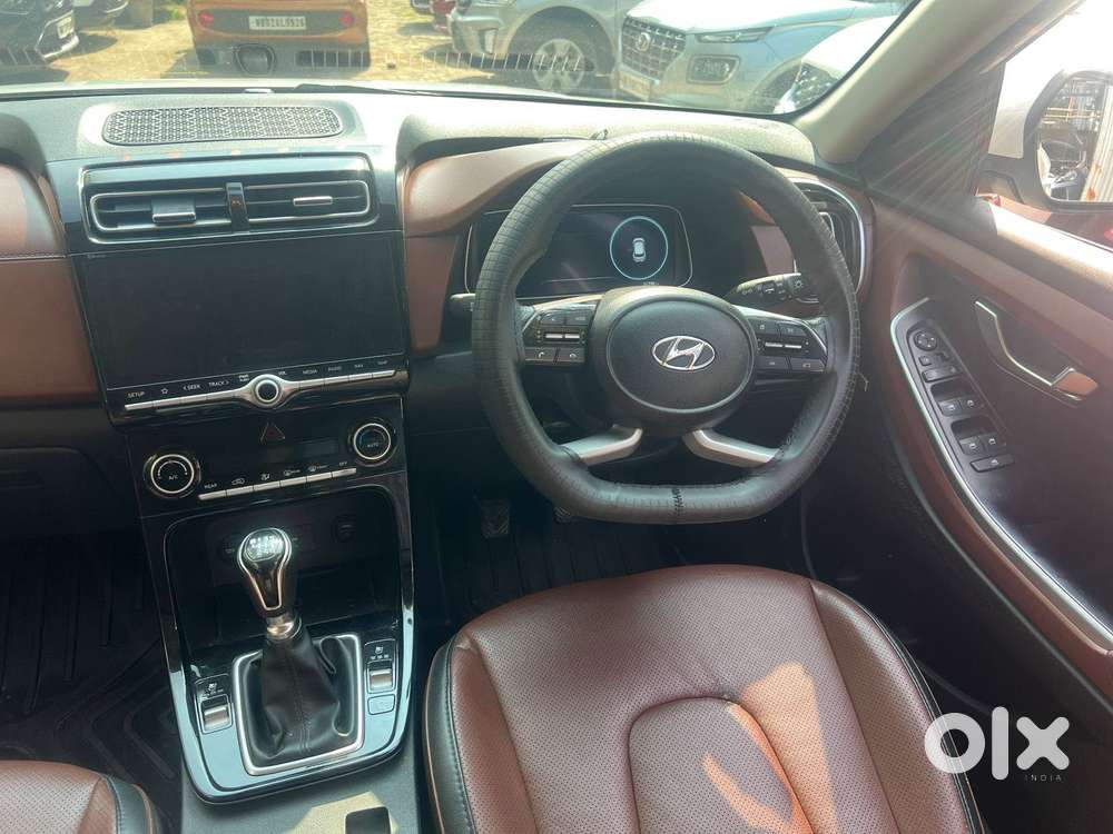 Hyundai Alcazar Signature Dual Tone, 2021, Petrol