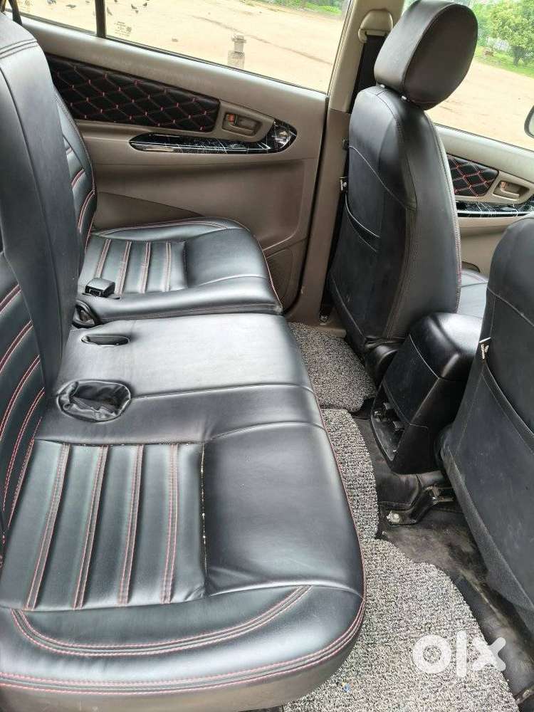 Toyota Innova 2.5 Gx (diesel) 8 Seater Bs Iv, 2015, Diesel