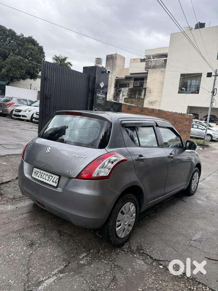 Maruti Suzuki Swift Vxi Optional, 2013, Petrol