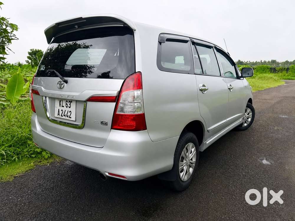Toyota Innova  2012
