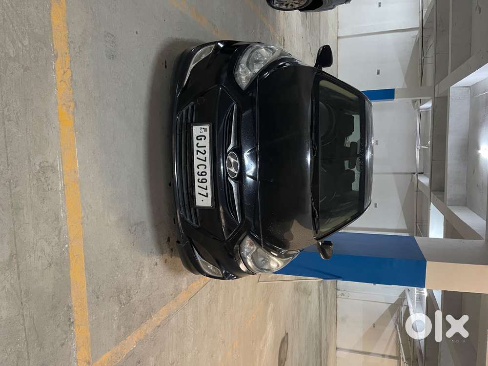 Hyundai Verna Fludic 1.6 Crdi Sx Auto  (company Alloy Wheels)