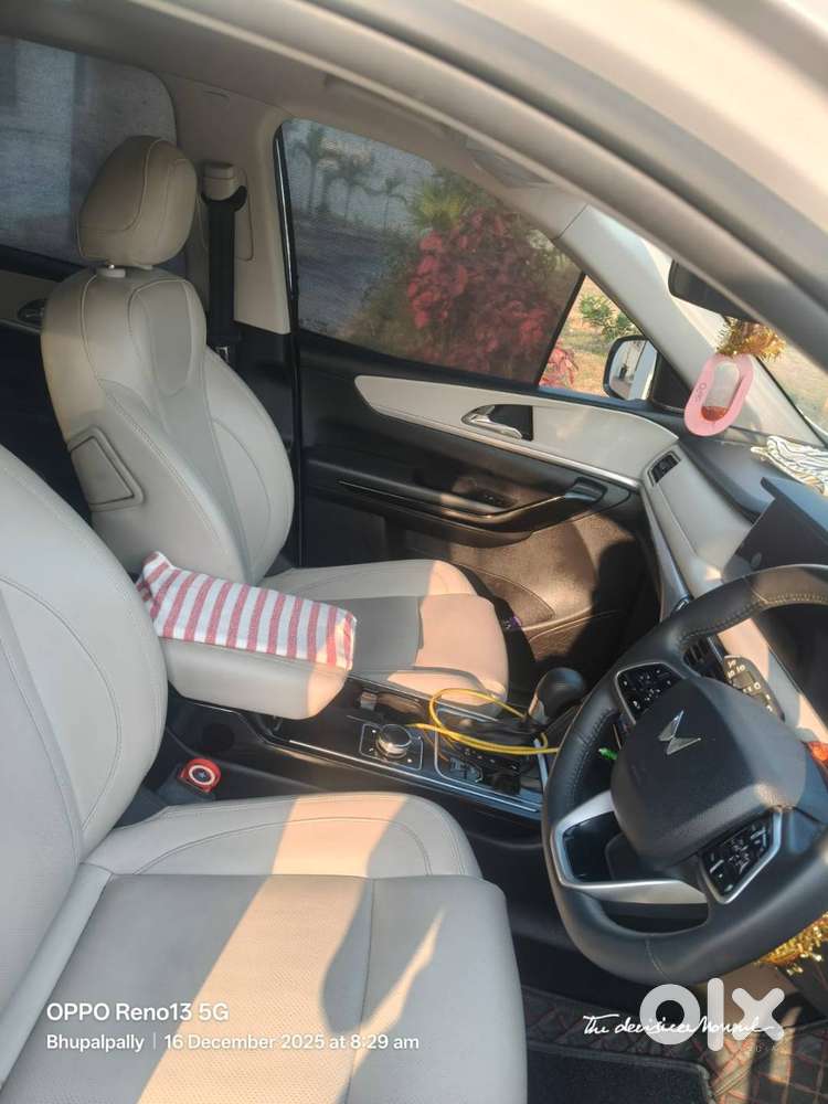 Mahindra Xuv700 2023 Petrol Well Maintained