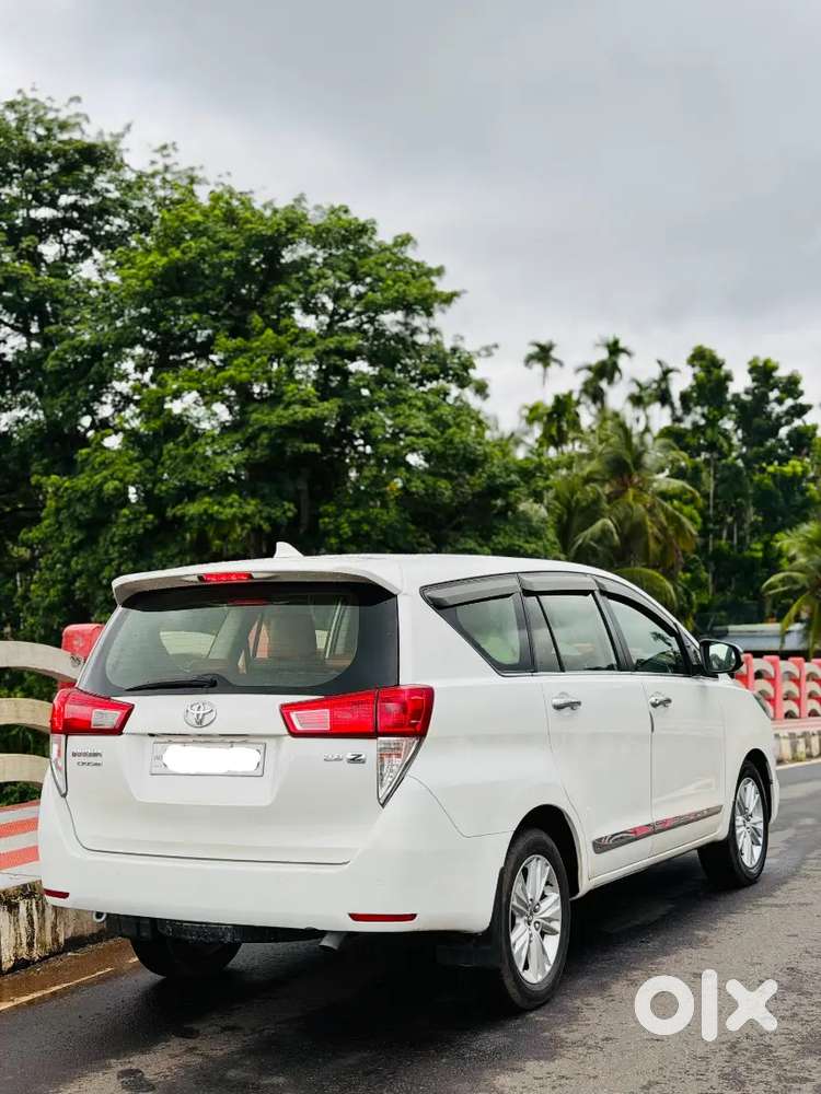 Toyota Innova Crysta 2.8z Pearl White 2019