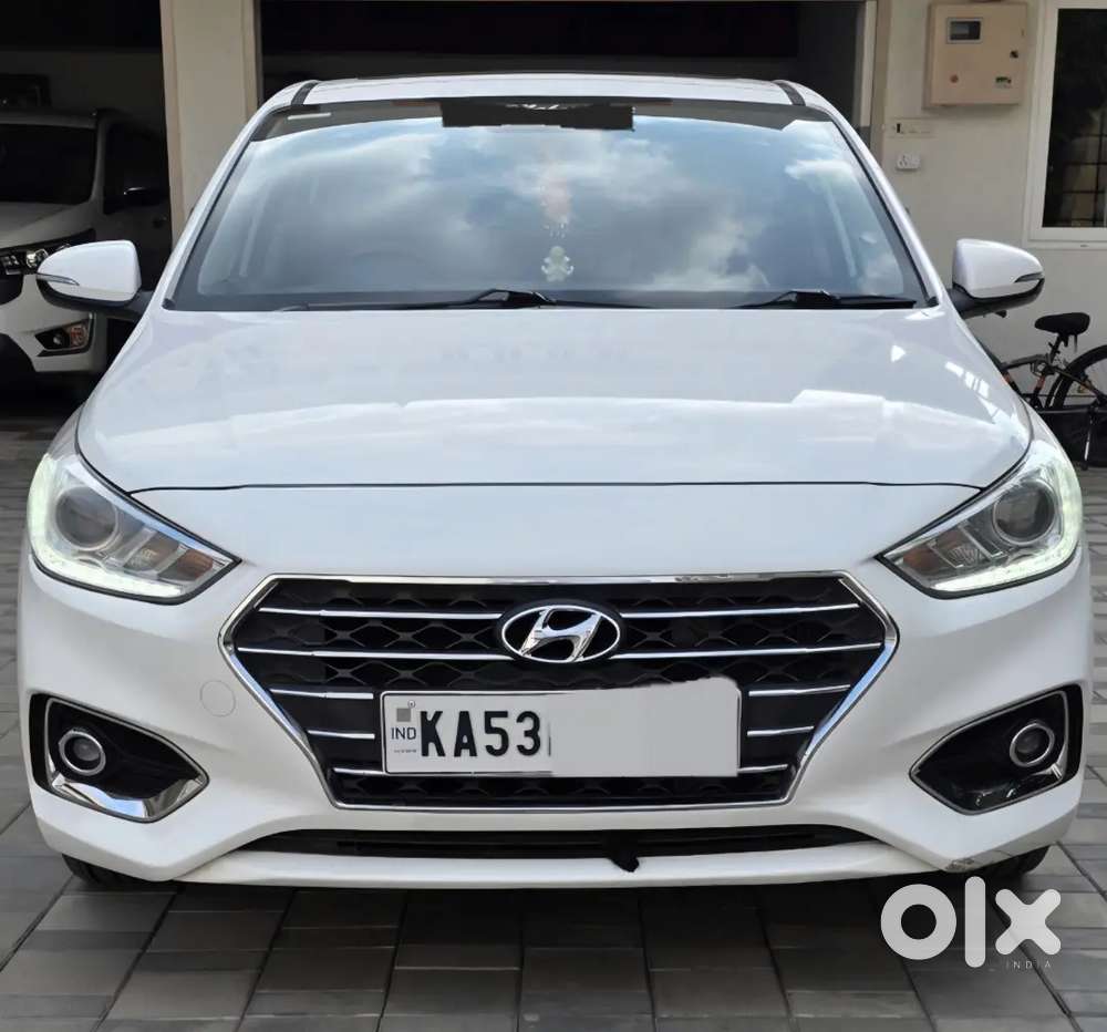 Hyundai Verna 1.6 Crdi Sx+ At With Sunroof