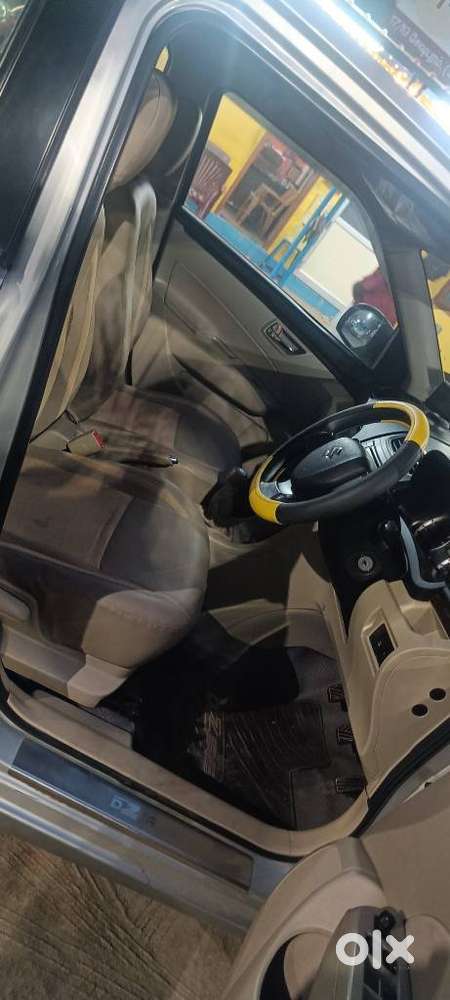 Maruti Suzuki Swift Dzire 1.2 Vxi Bsiv, 2014, Petrol